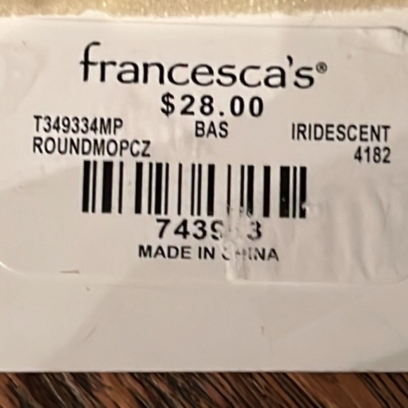 NWT Francesca’s Signature Silver Necklace with Iridescent Stone - Picture 4 of 5